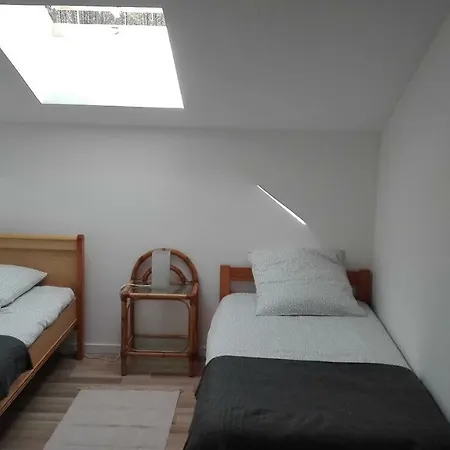 Maison Moderne Proche Et