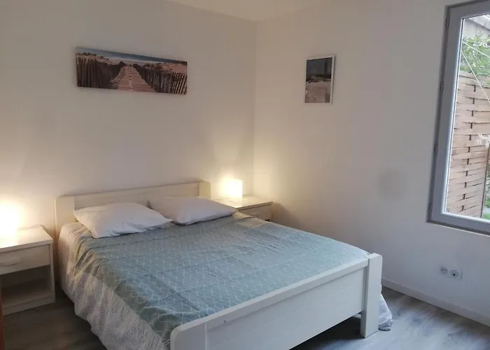 Maison Moderne Proche Et Léon