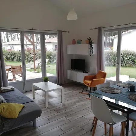 Maison Moderne Proche Et 펜션