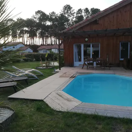 Maison Moderne Proche Et *