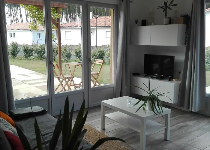 Сasa de vacaciones Maison Moderne Proche Et Léon